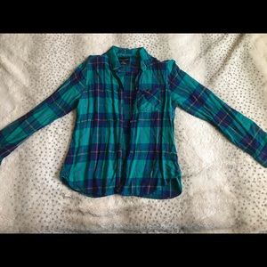 Green/blue plaid American Eagle button up